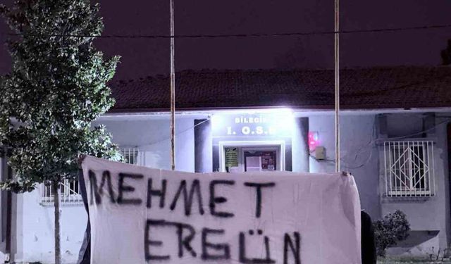1969 Bilecikspor Kulübü Başkanı Mehmet Ergün'ün iş yerinin duvarına 'Yönetim İstifa' yazısı astılar