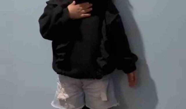 3 yaşındaki Avzem Türkeli'den duygulandıran İstiklal Marşı performansı