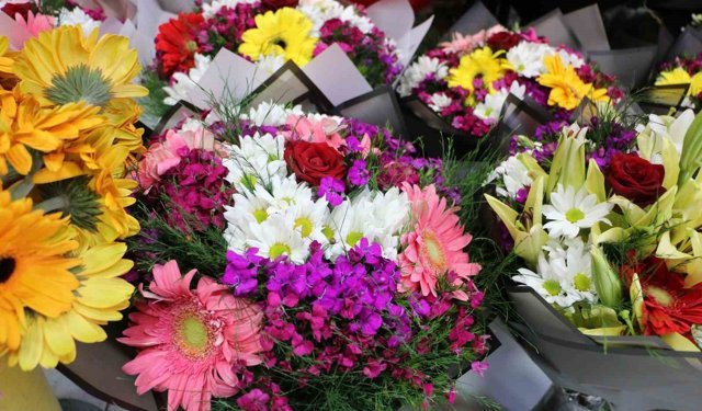 8 Mart öncesi çiçekçilerde yoğun hazırlık