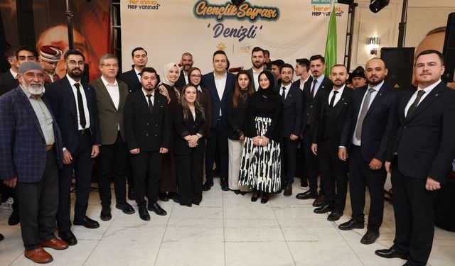 AK Parti Gençlik Kolları Genel Başkanı İbiş Denizli'de gençlerle iftarda buluştu