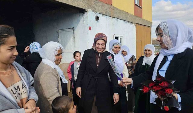 AK Parti heyeti Çınar'da Kadınlar Gününü kutladı