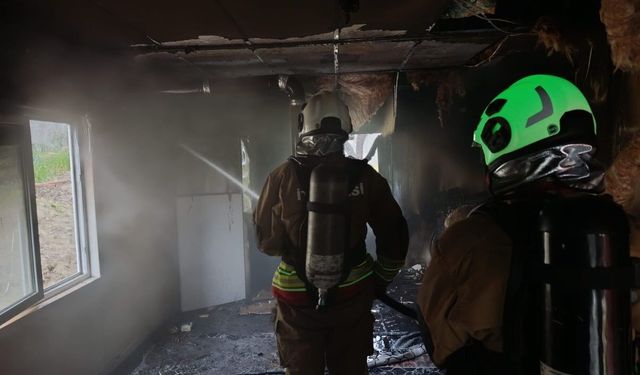 Antakya'da müstakil ev yanarak kullanılmaz hale geldi