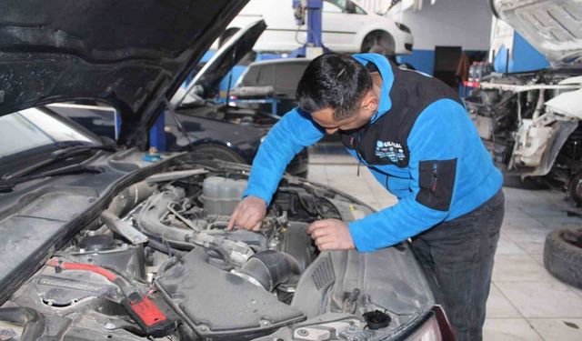 Araç yangınlarında 'yakıt ve yağ kaçağı' detayı