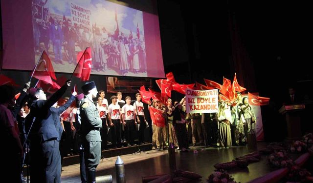 Aydın'da İstiklal Marşı'nın kabulü törenle kutlandı
