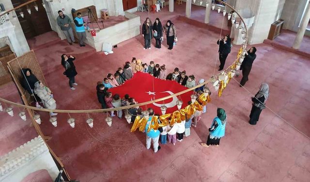 Babaeski'de minik öğrenciler Ramazan etkinliğinde cami ile tanıştı