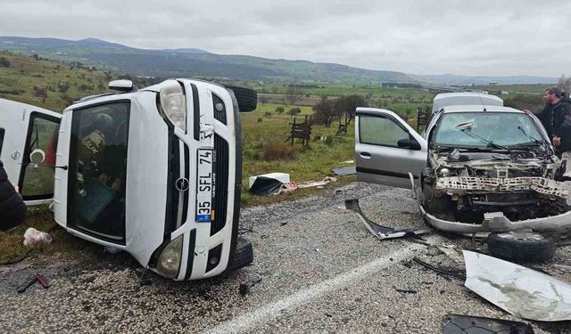 Balıkesir'de trafik kazası: 5 yaralı