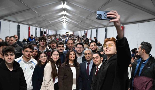 Başkan Çerçioğlu, ADÜ öğrencileri ile iftarda bir araya geldi