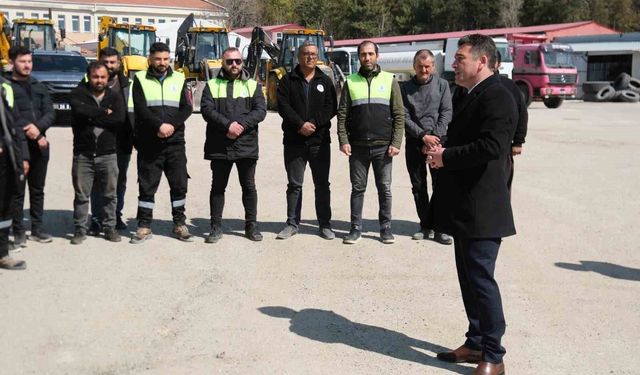 Başkan Dökmeci'den yüzleri güldüren bayram ikramiyesi