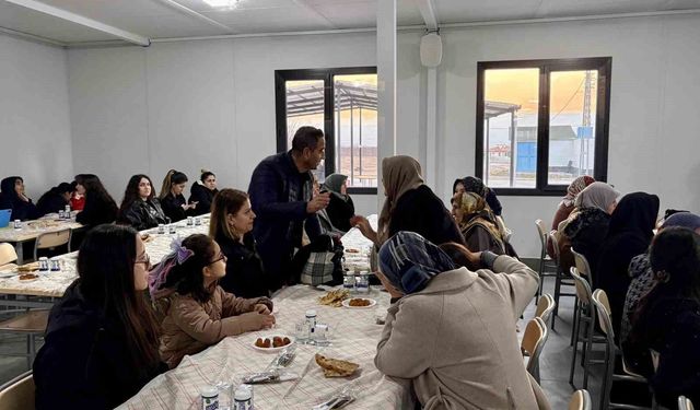 Başkan Ulutaş, iftarda vatandaşlarla bir araya geldi