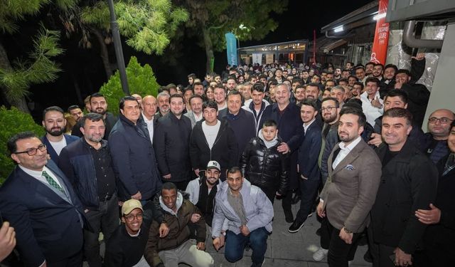 Başkan Yılmaz TÜGVA'lı gençlerle sahurda buluştu