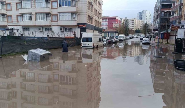 Batman'da sağanak ve kar hayatı olumsuz etkiledi