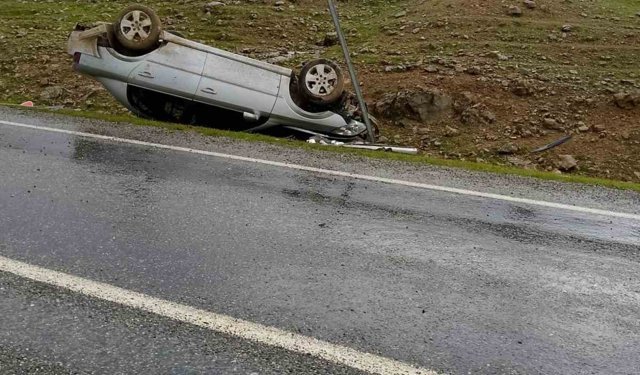 Batman'da sürücüsünün kontrolünden çıkan otomobil takla attı: 1 yaralı