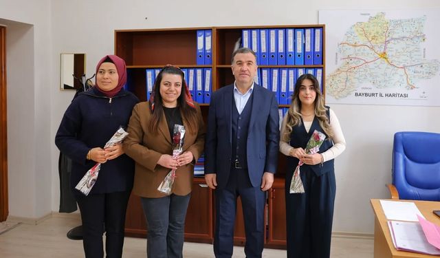 Bayburt Valisi Eldivan, 8 Mart Dünya Kadınlar Günü'nü kutladı
