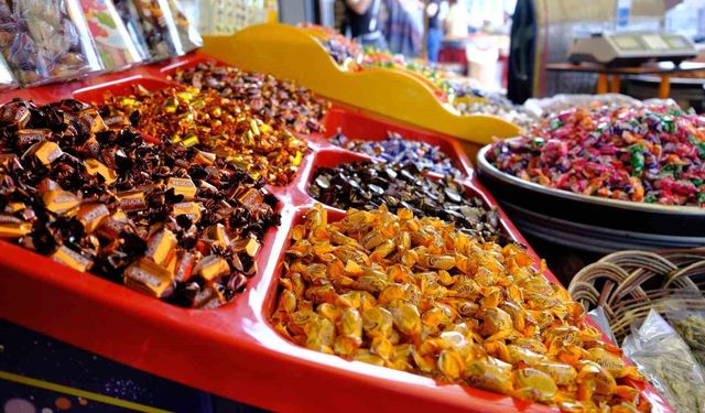 Bayram şekerleri tezgahları renklendirdi