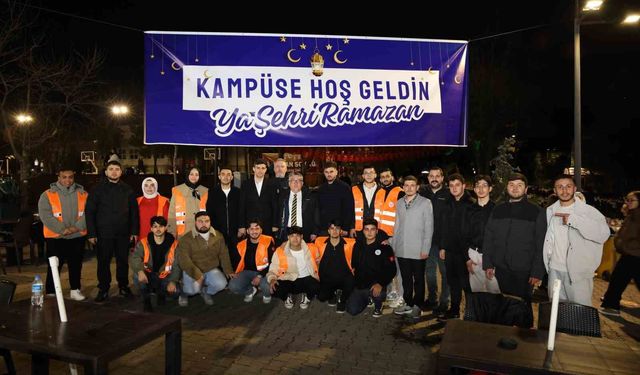 BEUN'da Rektör Özölçer öğrencilerle iftar sofrasında buluştu