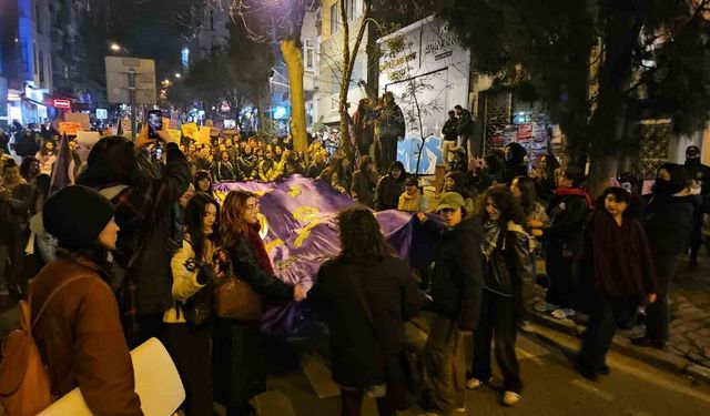 Beyoğlu'nda yasak dinlemeyen 5 gösterici gözaltına alındı