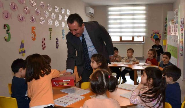 Bilecik'te miniklerden Ramazan yardımı