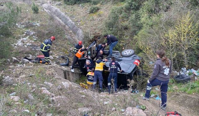 Bilecik'te otomobil takla attı: 2 yaralı