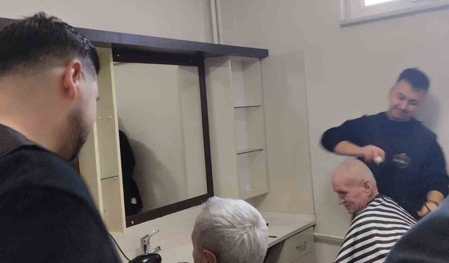 Bolu'da huzurevi sakinlerine bayram traşı