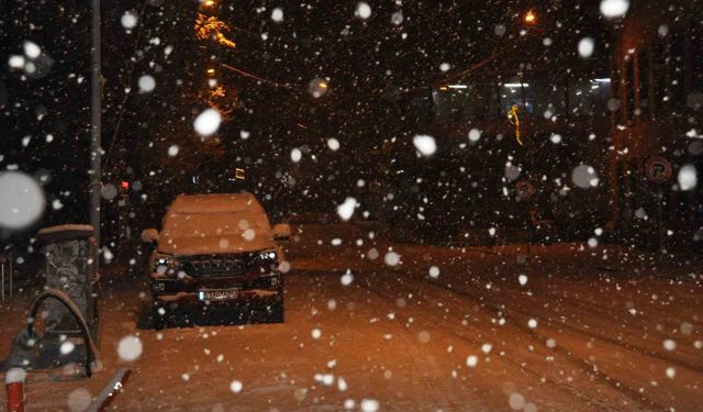 Bulanık Mart ayında beyaz büründü