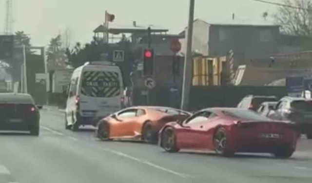 Bursa'da iki lüks otomobil trafik kurallarını hiçe saydı