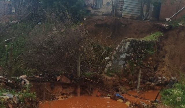 Çakırlar Çayı taştı, yıkılma riski olan ev tahliye edildi