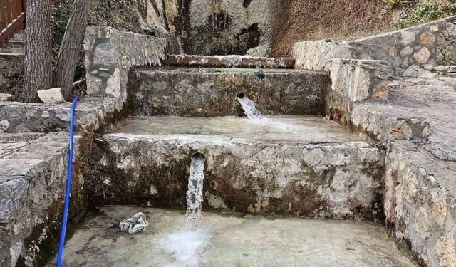 Çameli'nin önemli su kaynaklarında Paşaderesi Şelalesi yeniden akmaya başladı