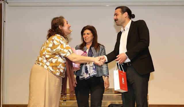 'Çatlak' oyunu büyük beğeni topladı