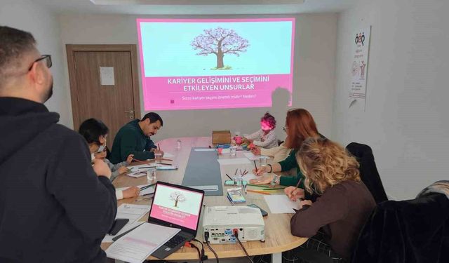 Çiftler saygılı bir evliliğe, aileler çocuklarını görmeye ve duymaya hazırlanıyor