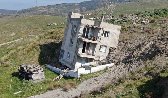 Çiğli'de çöp tesisinin neden olduğu heyelan mahalleyi yutuyor