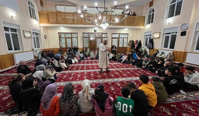 Çocuklar bu projeyle teravihe koşuyor