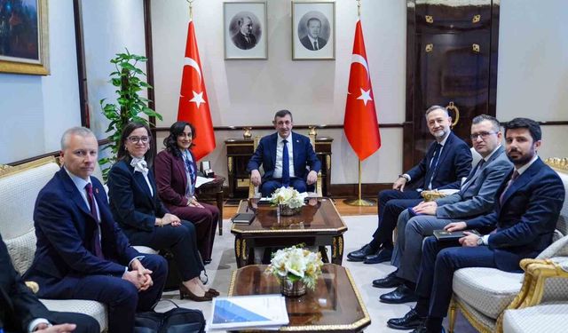 Cumhurbaşkanı Yardımcısı Yılmaz, Kanada Dışişleri Bakanı Anand'ı kabul etti