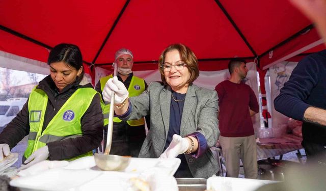 Denizköy sakinleri Didim Belediyesi'nin iftar sofrasında buluştu