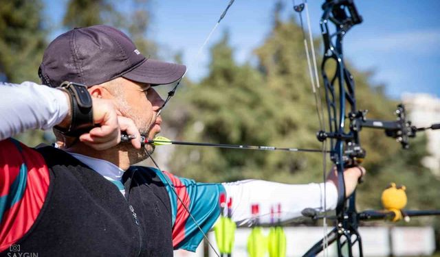 Denizlili Para Okçu Abdullah Yorulmaz Türkiye Şampiyonu oldu