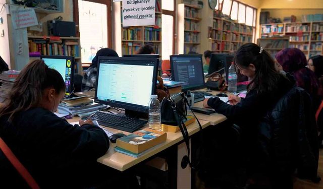 Didim Belediyesi Halk Kütüphanesi gençlerin buluşma merkezi oldu