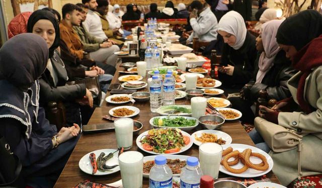 Diyarbakır Bismil Türkmenler Derneği iftar programı düzenledi