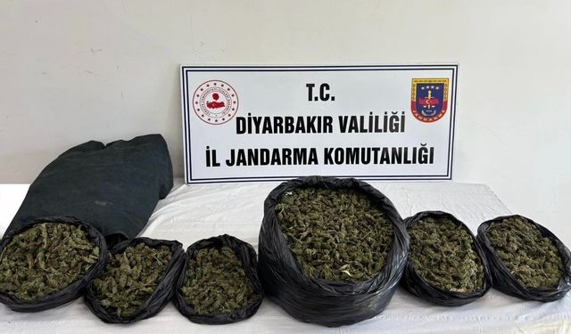 Diyarbakır'da 129 kilo uyuşturucu ve hap ele geçirildi: 21 şüpheliye yasal işlem