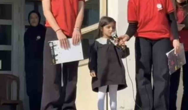 Diyarbakır'da 4 yaşındaki kız, İstiklal Marşı'nı ezbere okudu