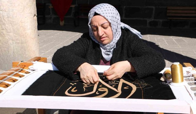 Diyarbakır'da Esma-Ül Hüsna Maraş işlemeleri Ulu Cami'de sergilendi