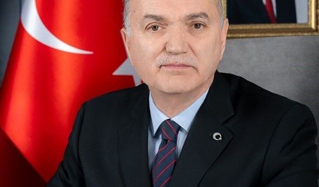 Düzce Belediye Başkanı Özlü'den 'iş insanlarından para isteniyor' iddialarına tepki