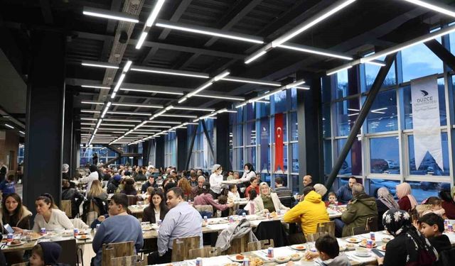 Düzce üniversitesi iftar sofrasında buluştu
