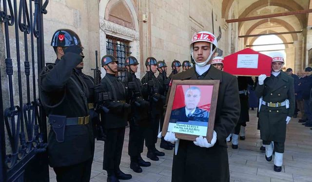 Edirne'de vefat eden emekli astsubay askeri törenle son yolculuğuna uğurlandı