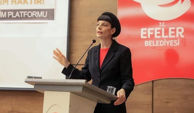 Efeler'de 'Dönüm Noktasında Cumhuriyet' konuşuldu