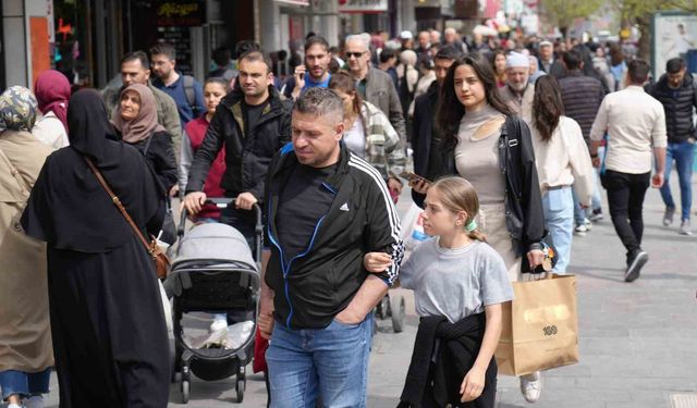 Erzincan'da çarşı ve pazarda bayram yoğunluğu yaşanıyor