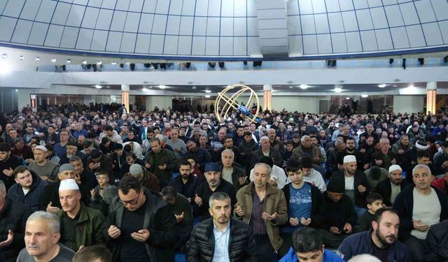 Erzincan'da Kadir Gecesi Terzibaba Camii'nde idrak edildi