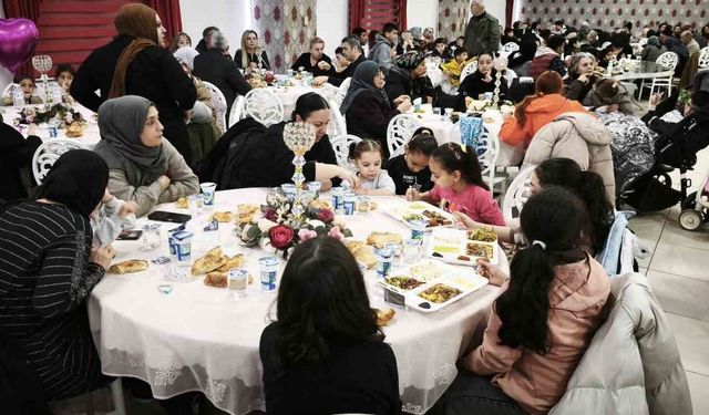 Eskişehir'de ihtiyaç sahibi aileler iftarda buluştu