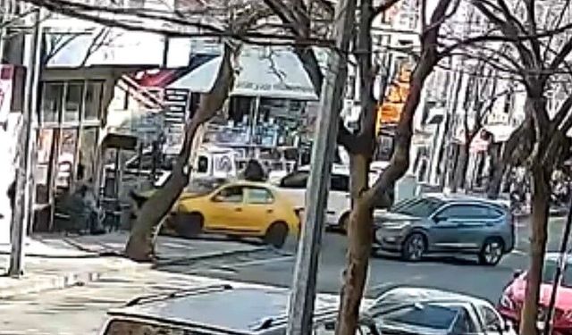 Ezilmekten son anda kurtulan yaşlı kadın kameraya yansıdı