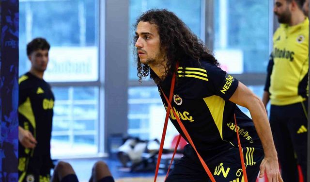 Fenerbahçe, günü çift antrenmanla tamamladı