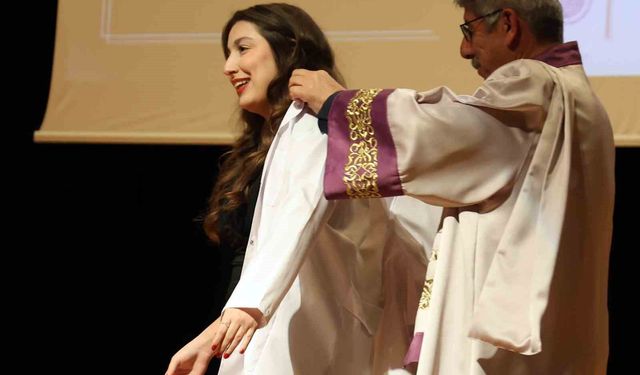 Geleceğin hekimleri 'Beyaz önlük' giydi