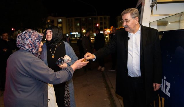 Gölbaşı'nda Kadir Gecesi'nde dualar semaya yükseldi